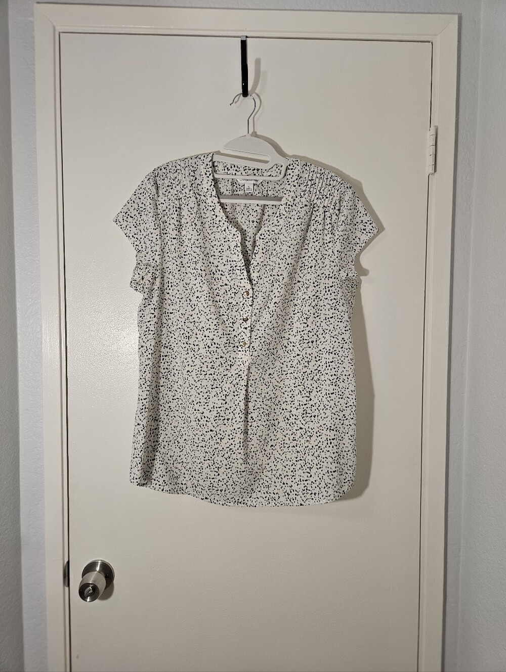 Women’s White Dot Print Short Sleeve Blouse